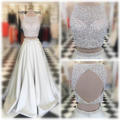 Two-piece Formal Dress Featuring Glitter Halter..