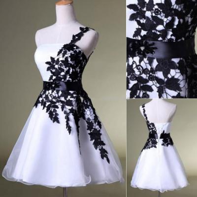 Hot Sales vintage Black Lace White Organza Short Prom Dresses Homecoming Dress,One Shoulder Belt Custom Made Evening Party Gown Cocktail Dress