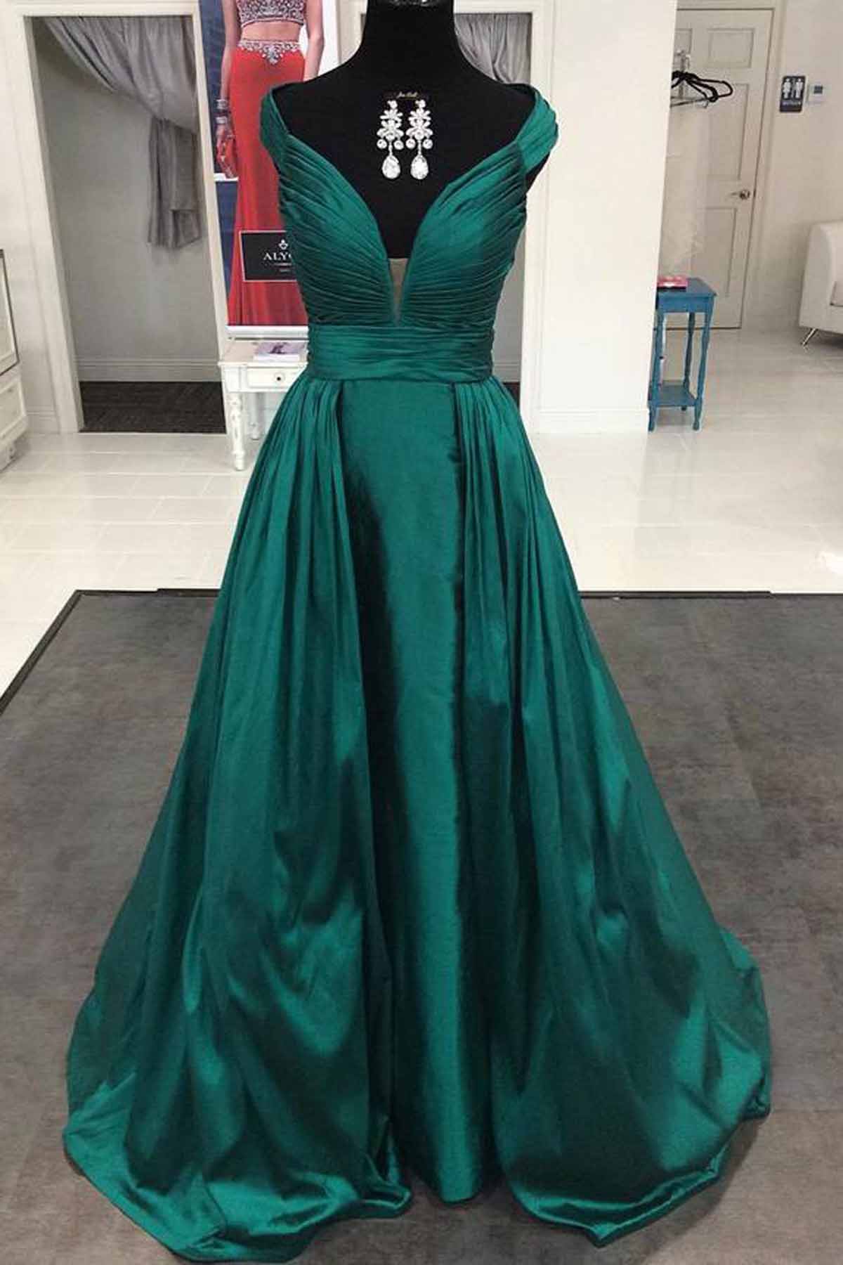 Embroidered Green ball gown, Half Sleeves at Rs 20000 in Pune | ID:  26751200155